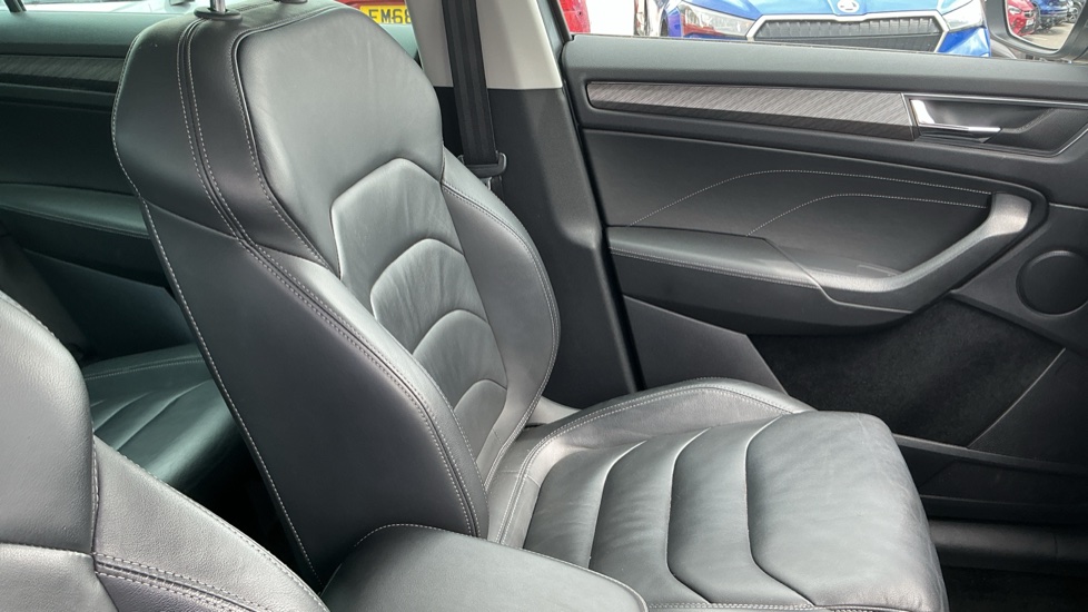 Skoda Kodiaq 1.5 TSI SE L Executive 5dr DSG [7 Seat] Petrol Estate - Image 44