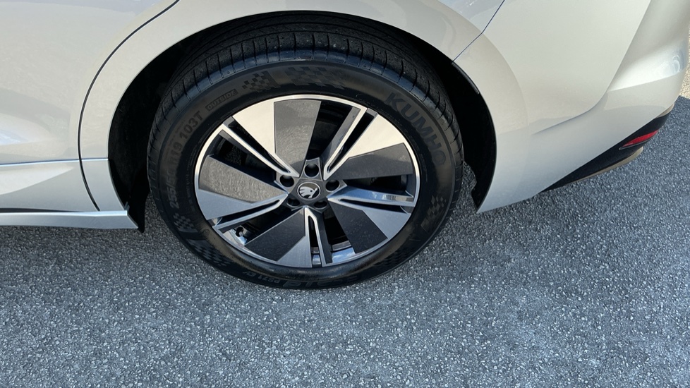 Skoda Enyaq 210kW 85 Edition 82kWh 5dr Auto Electric - Image 21