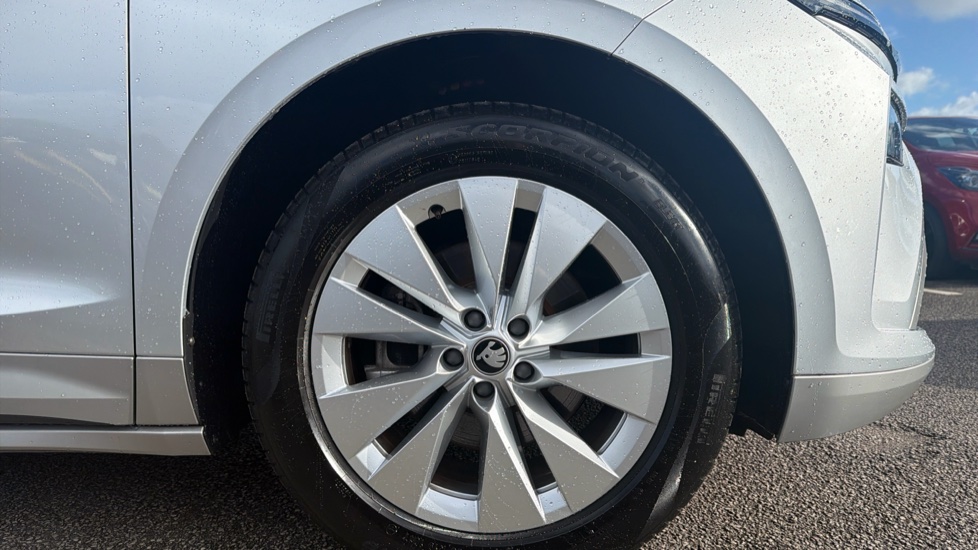 Skoda Enyaq 150kW 60 SE L 63kWh 5dr Auto Electric Estate - Image 5