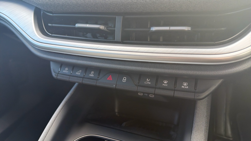 Skoda Enyaq 150kW 60 SE L 63kWh 5dr Auto Electric Estate - Image 13