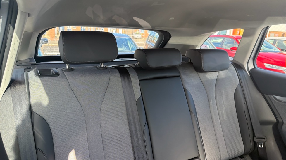 Skoda Enyaq 150kW 60 SE L 63kWh 5dr Auto Electric Estate - Image 16