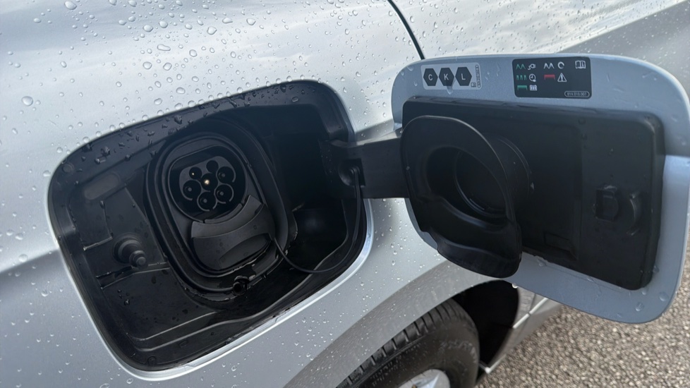 Skoda Enyaq 150kW 60 SE L 63kWh 5dr Auto Electric Estate - Image 23