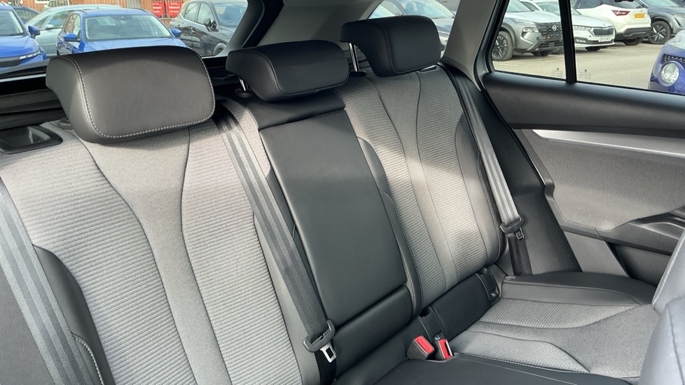 Skoda Enyaq 150kW 60 SE L 63kWh 5dr Auto Electric Estate - Image 16