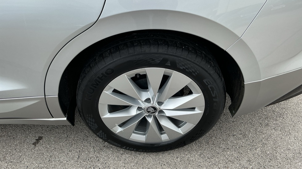 Skoda Enyaq 150kW 60 SE L 63kWh 5dr Auto Electric Estate - Image 26