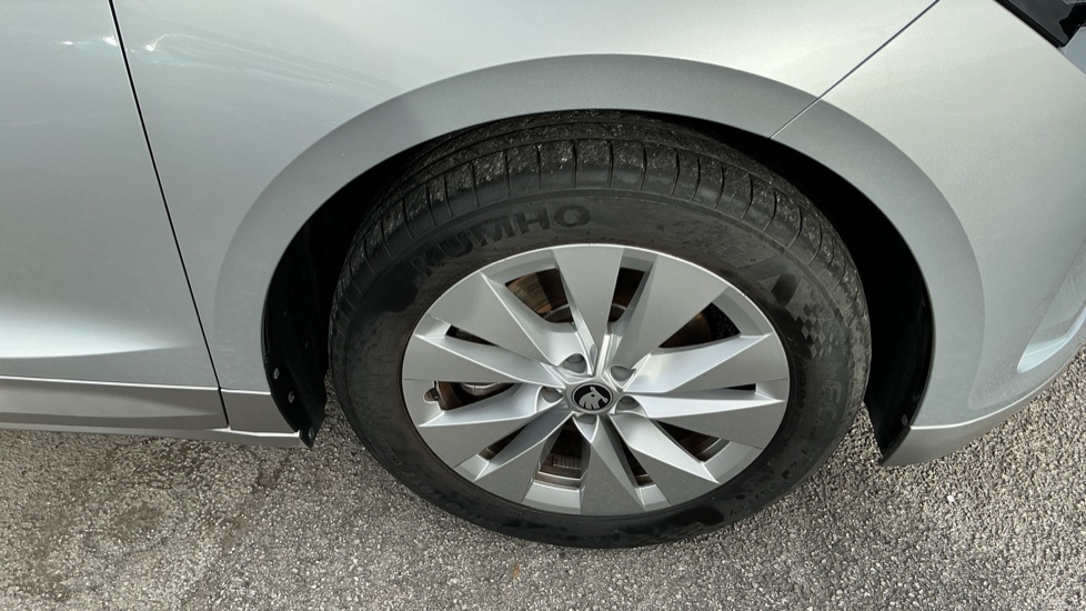 Skoda Enyaq 150kW 60 SE L 63kWh 5dr Auto Electric Estate - Image 30