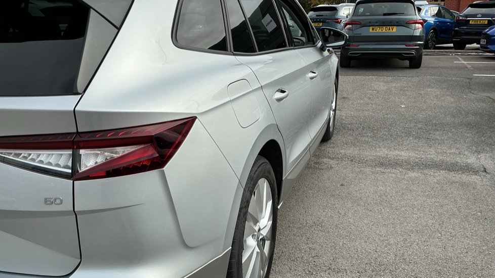 Skoda Enyaq 150kW 60 SE L 63kWh 5dr Auto Electric Estate - Image 31