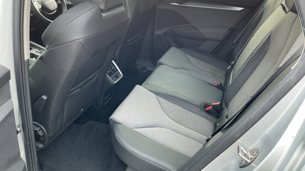Skoda Enyaq 150kW 60 SE L 63kWh 5dr Auto Electric Estate - Image 33