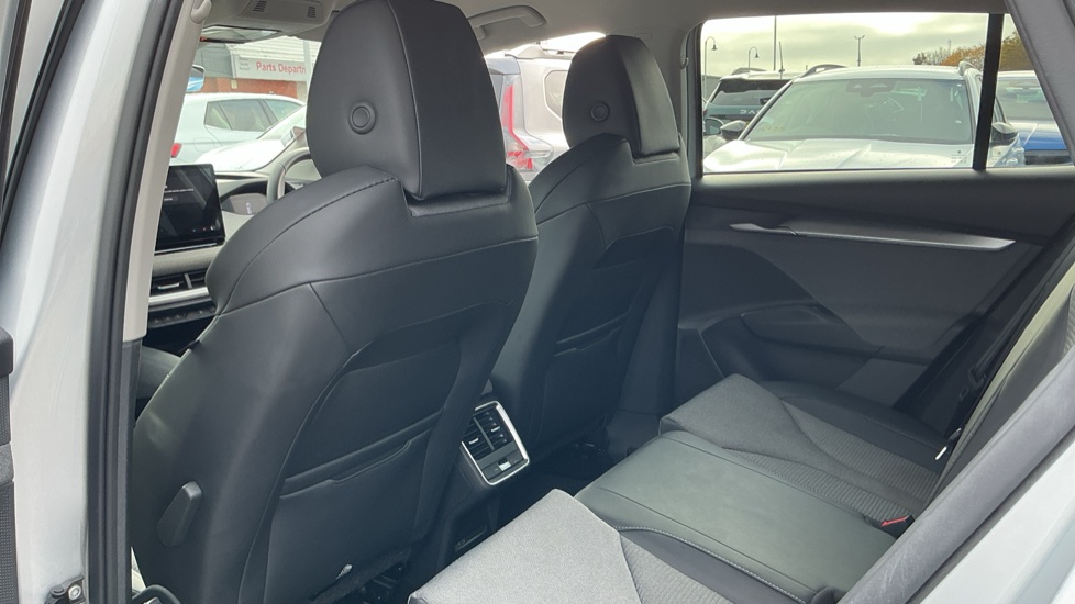 Skoda Enyaq 150kW 60 SE L 63kWh 5dr Auto Electric Estate - Image 34