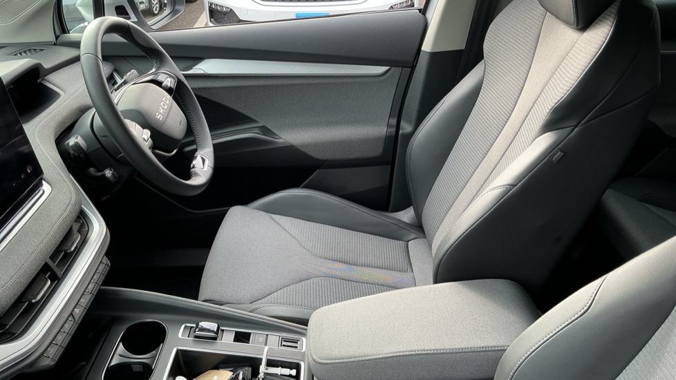 Skoda Enyaq 150kW 60 SE L 63kWh 5dr Auto Electric Estate - Image 36