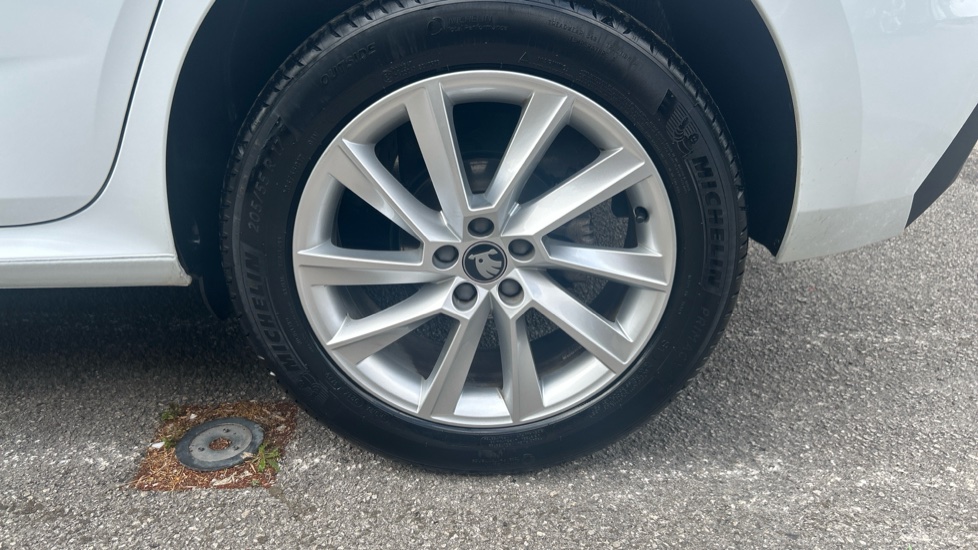 Skoda Kamiq 1.0 TSI SE Edition 5dr DSG Petrol Hatchback - Image 34
