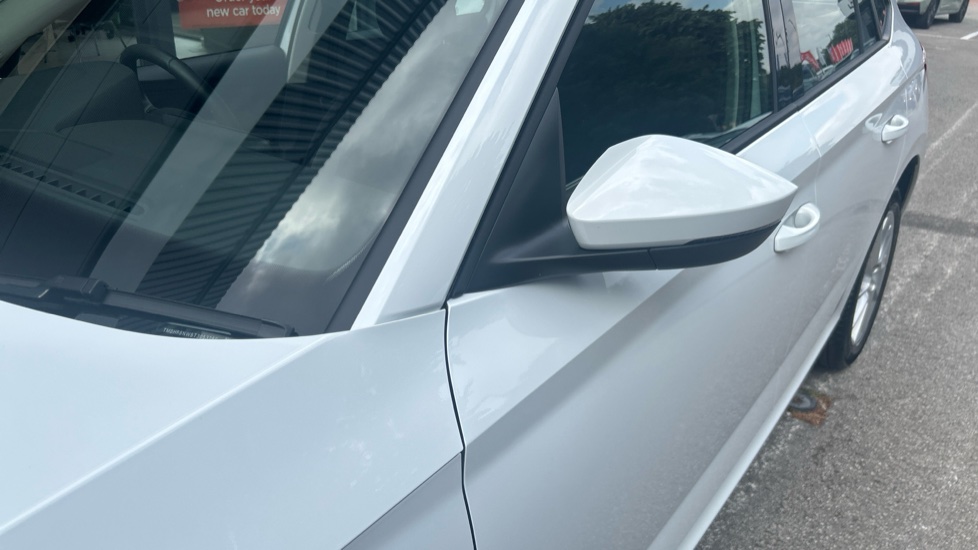 Skoda Kamiq 1.0 TSI SE Edition 5dr DSG Petrol Hatchback - Image 37
