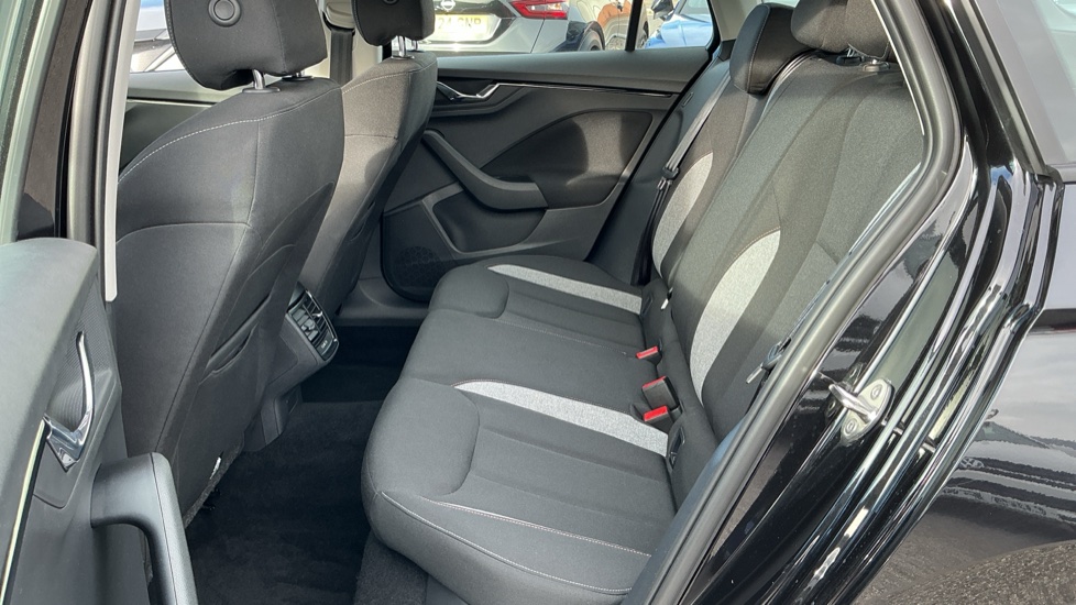 Skoda Kamiq 1.0 TSI SE Edition 5dr DSG Petrol Hatchback - Image 35