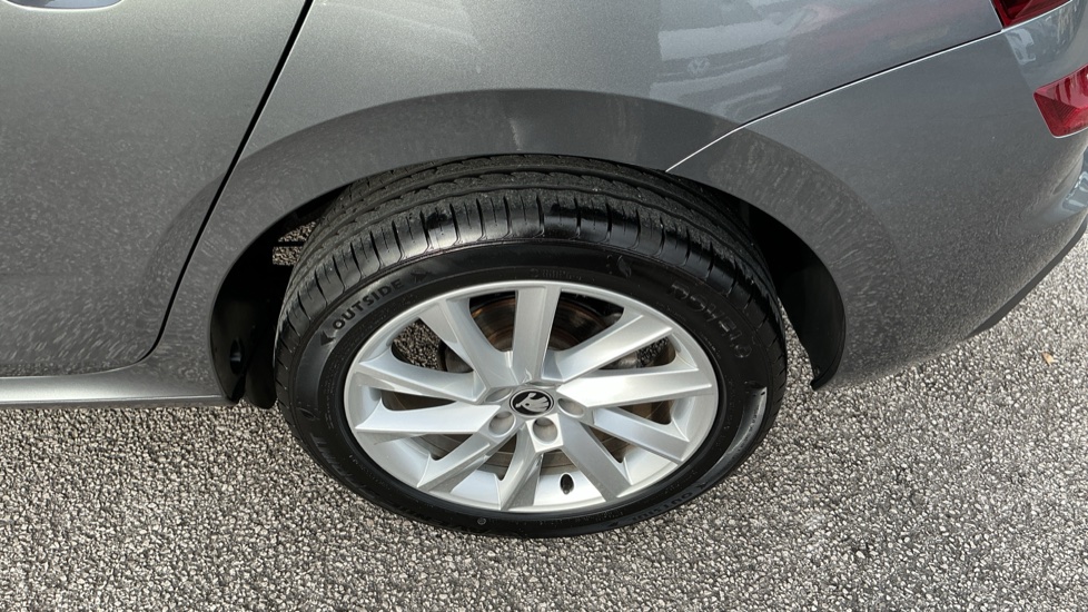 Skoda Kamiq 1.0 TSI SE Edition 5dr DSG Petrol Hatchback - Image 27