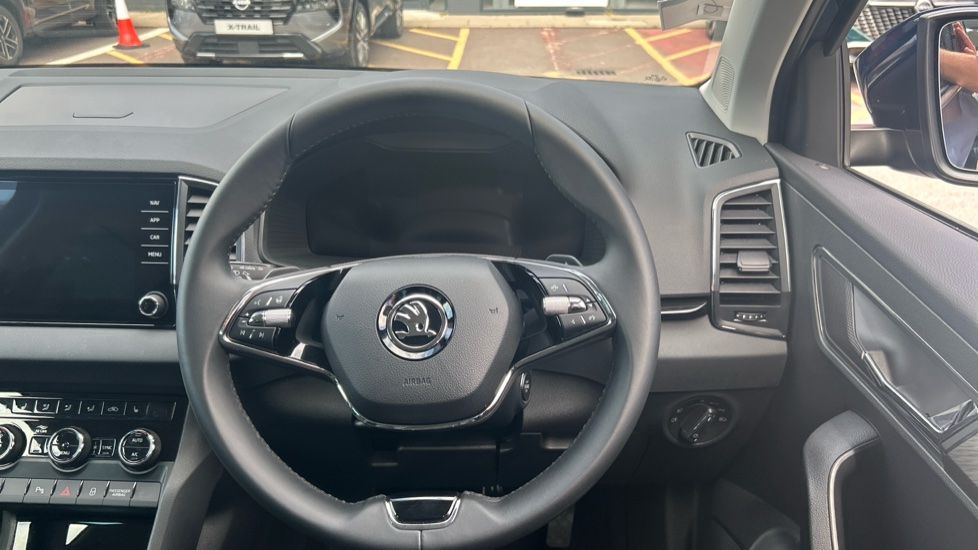 Skoda Karoq 1.5 TSI SE L 5dr DSG Petrol Estate - Image 10