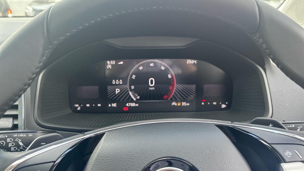 Skoda Karoq 1.5 TSI SE L 5dr DSG Petrol Estate - Image 11