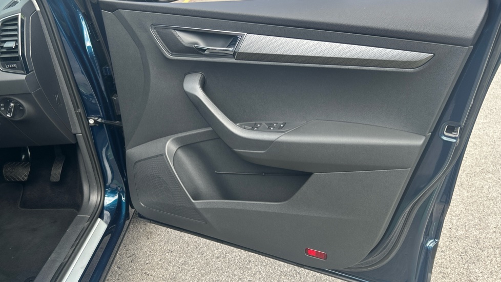 Skoda Karoq 1.5 TSI SE L 5dr DSG Petrol Estate - Image 19