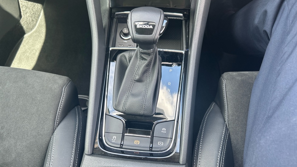Skoda Karoq 1.5 TSI SE L 5dr DSG Petrol Estate - Image 21