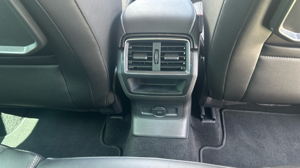 Skoda Karoq 1.5 TSI SE L 5dr DSG Petrol Estate - Image 30
