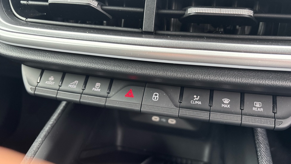 Skoda Elroq 210kW 85 Edition 82kWh 5dr Auto Electric Estate - Image 13
