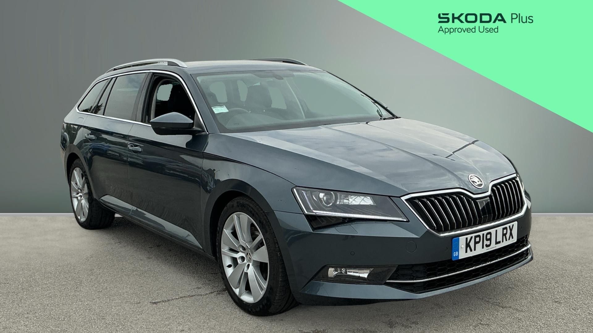 Skoda Superb listing photo