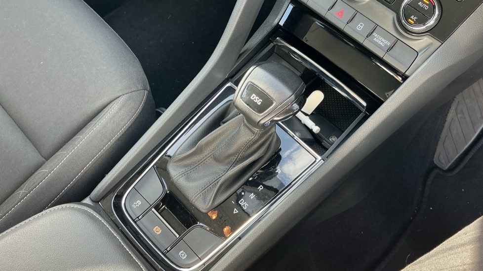 Skoda Karoq 1.5 TSI SE 5dr DSG Petrol Estate - Image 14