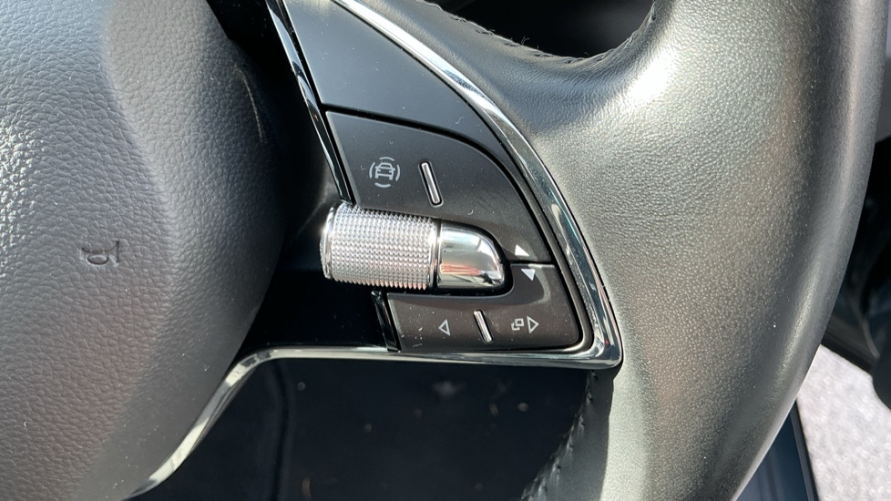 Skoda Karoq 1.5 TSI SE 5dr DSG Petrol Estate - Image 18