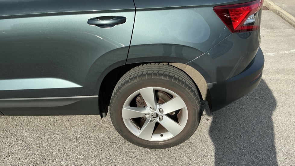 Skoda Karoq 1.5 TSI SE 5dr DSG Petrol Estate - Image 32