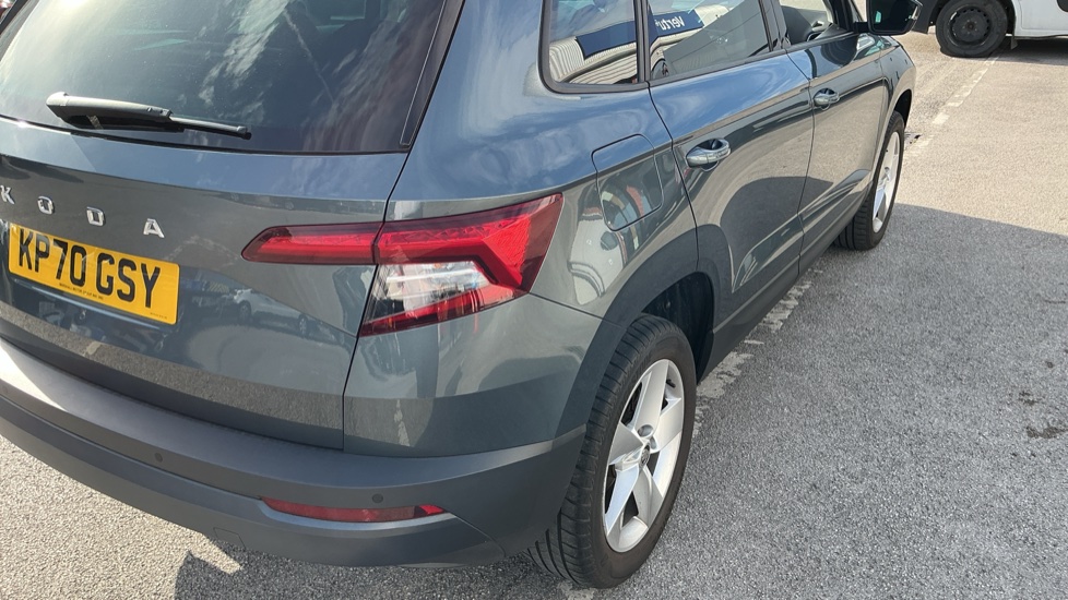 Skoda Karoq 1.5 TSI SE 5dr DSG Petrol Estate - Image 34