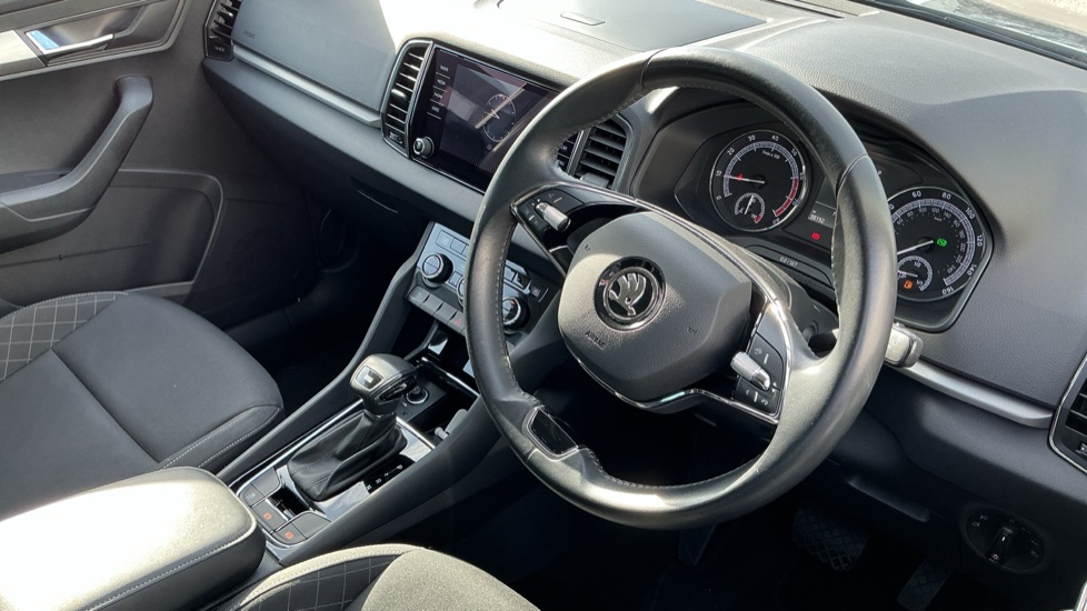Skoda Karoq 1.5 TSI SE 5dr DSG Petrol Estate - Image 40