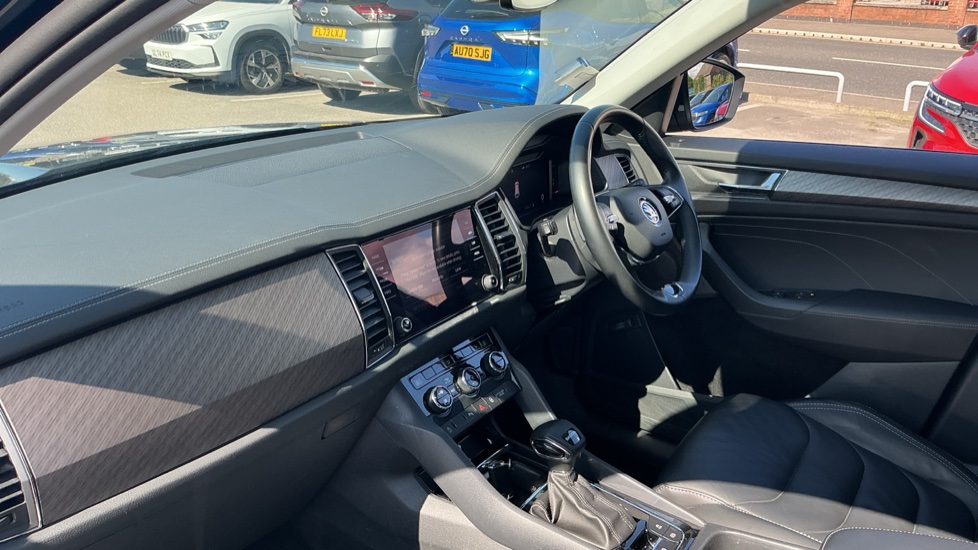 Skoda Kodiaq 1.5 TSI SE L Executive 5dr DSG [7 Seat] Petrol Estate - Image 2
