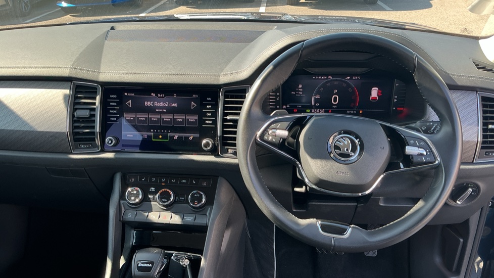 Skoda Kodiaq 1.5 TSI SE L Executive 5dr DSG [7 Seat] Petrol Estate - Image 10