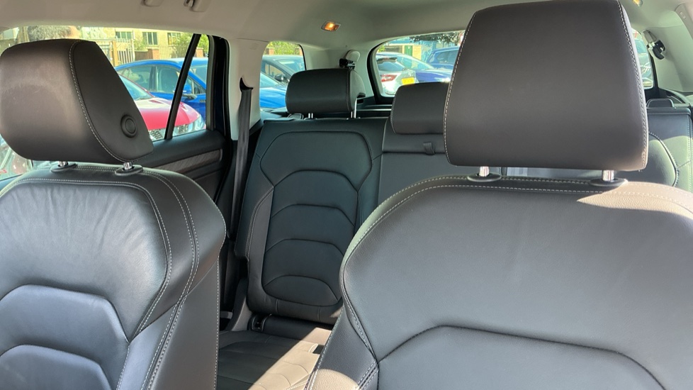 Skoda Kodiaq 1.5 TSI SE L Executive 5dr DSG [7 Seat] Petrol Estate - Image 40