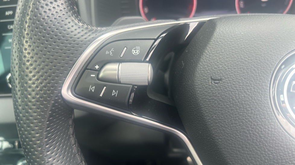 Skoda Karoq 1.5 TSI Sportline 5dr DSG Petrol Estate - Image 17