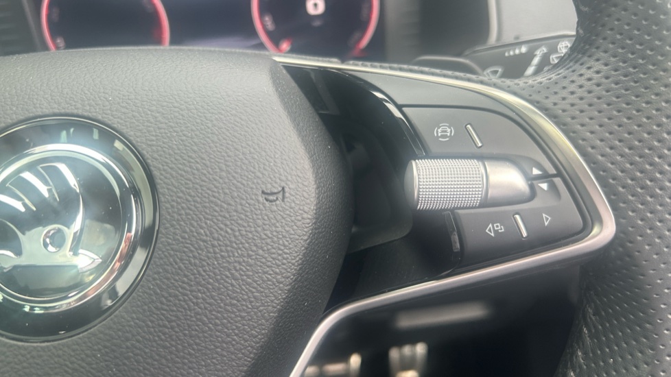 Skoda Karoq 1.5 TSI Sportline 5dr DSG Petrol Estate - Image 18