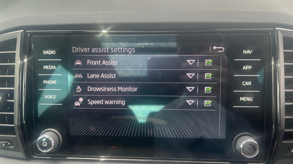 Skoda Karoq 1.5 TSI Sportline 5dr DSG Petrol Estate - Image 28