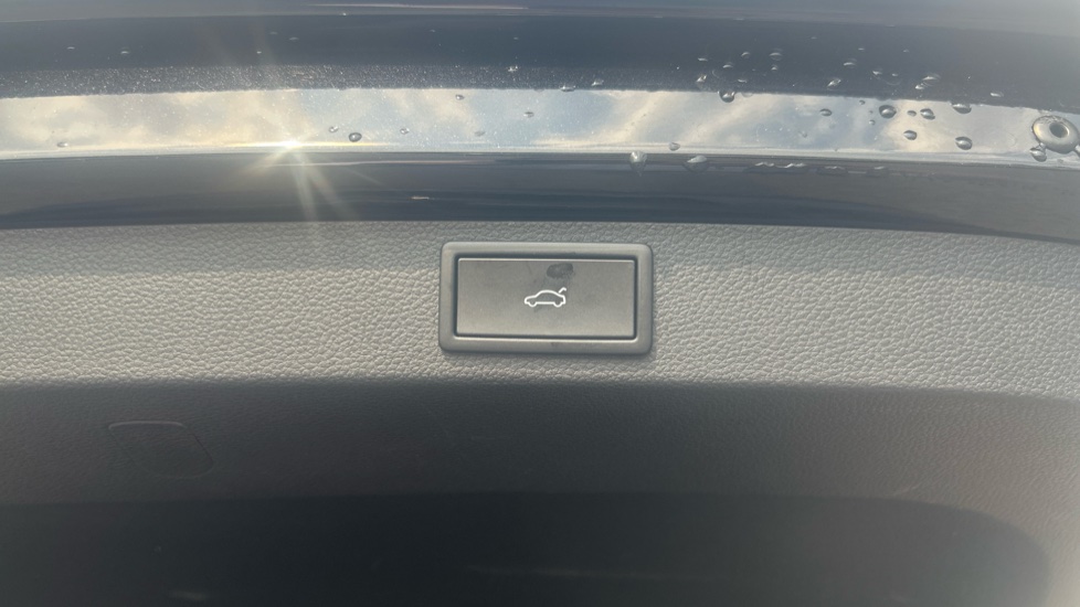 Skoda Karoq 1.5 TSI Sportline 5dr DSG Petrol Estate - Image 43