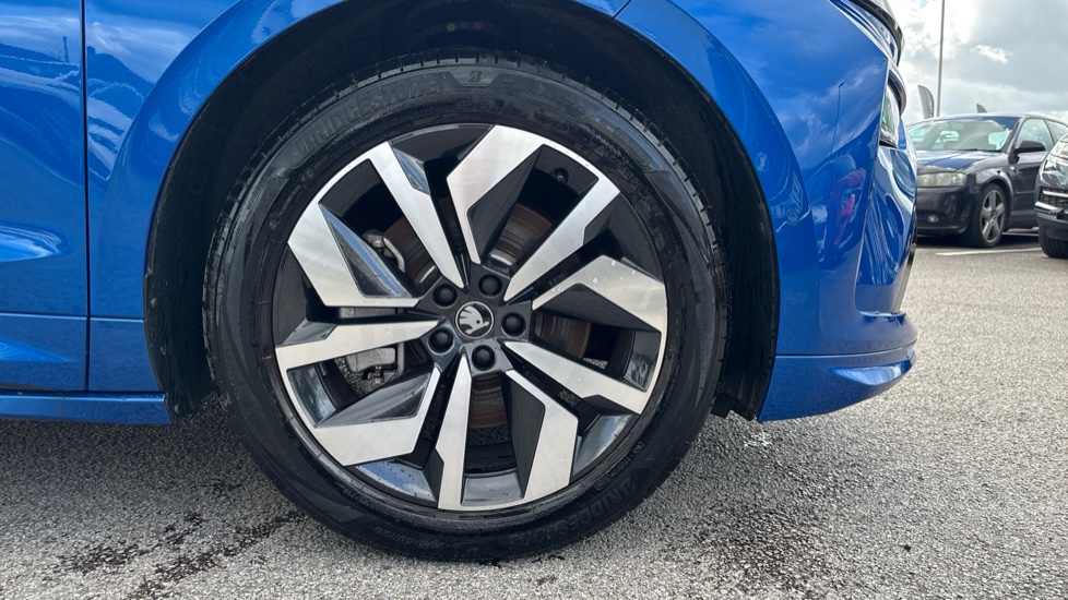 Skoda Enyaq 210kW 85x Sportline 82kWh 4x4 5dr Auto Electric Estate - Image 5