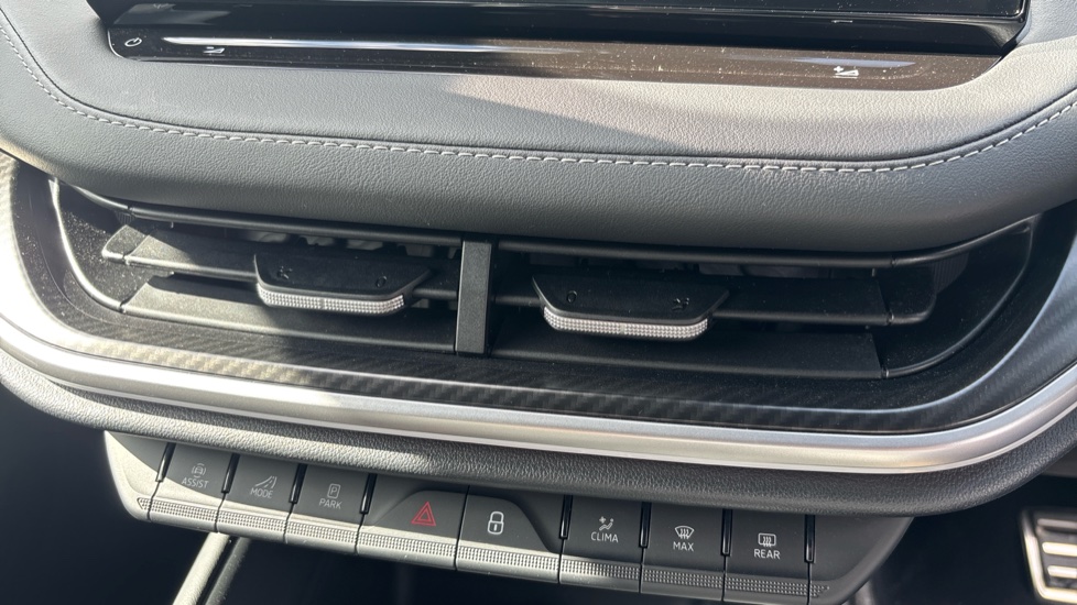 Skoda Enyaq 210kW 85x Sportline 82kWh 4x4 5dr Auto Electric Estate - Image 13