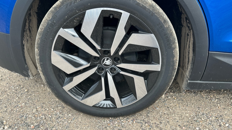 Skoda Elroq 210kW 85 SportLine 82kWh 5dr Auto Electric Estate - Image 32