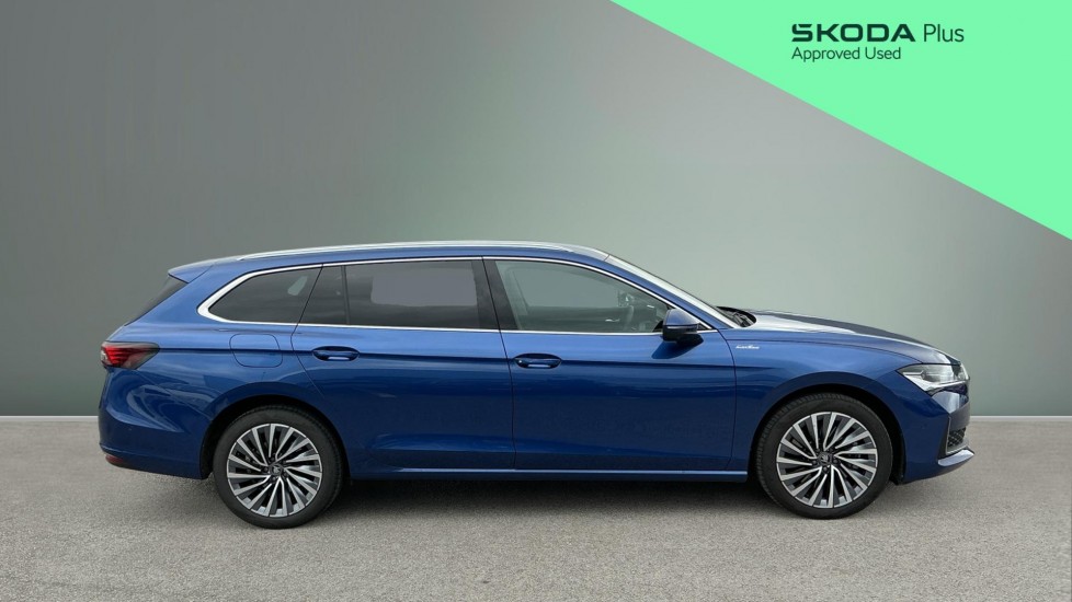 Skoda Superb 1.5 TSI iV Laurin + Klement DSG 5dr Estate - Image 4
