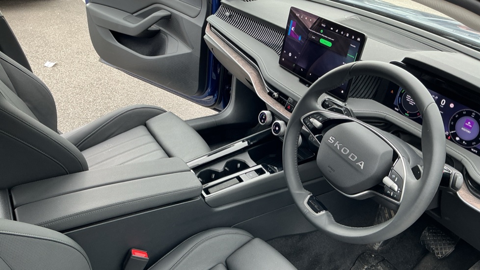 Skoda Superb 1.5 TSI iV Laurin + Klement DSG 5dr Estate - Image 6