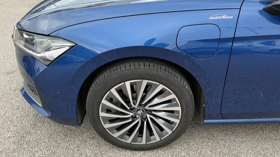 Skoda Superb 1.5 TSI iV Laurin + Klement DSG 5dr Estate - Image 39