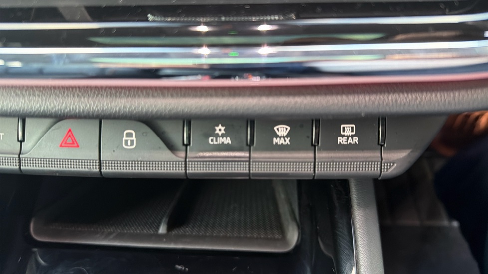 Skoda Enyaq 150kW 80 ecoSuite 82kWh 5dr Auto [125kW] Electric Estate - Image 13