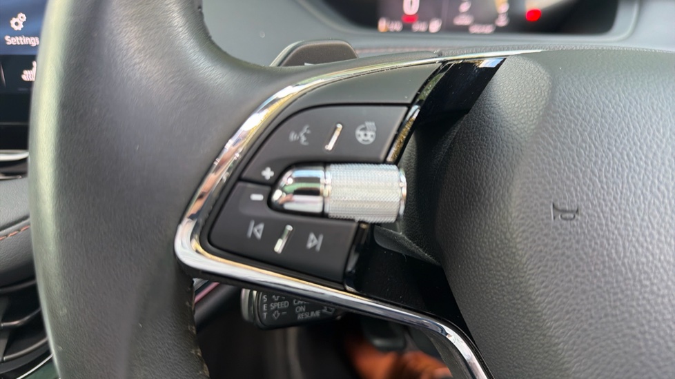 Skoda Enyaq 150kW 80 ecoSuite 82kWh 5dr Auto [125kW] Electric Estate - Image 17