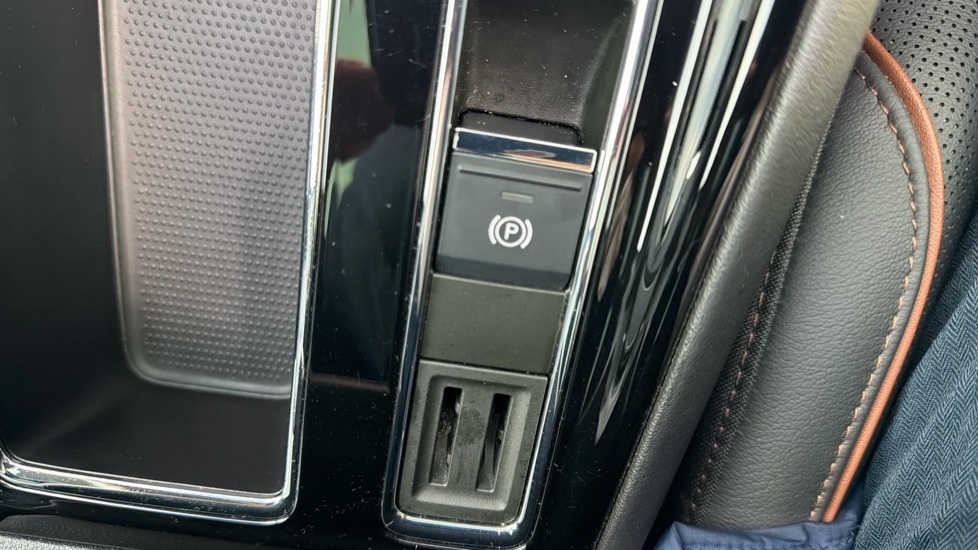 Skoda Enyaq 150kW 80 ecoSuite 82kWh 5dr Auto [125kW] Electric Estate - Image 39