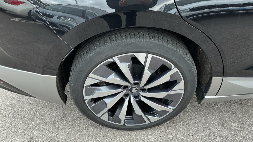 Skoda Enyaq 210kW 85 Edition 82kWh 5dr Auto Electric Estate - Image 32