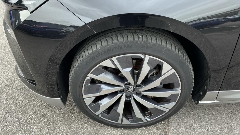 Skoda Enyaq 210kW 85 Edition 82kWh 5dr Auto Electric Estate - Image 36