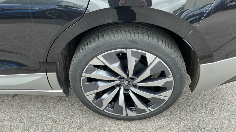 Skoda Enyaq 210kW 85 Edition 82kWh 5dr Auto Electric Estate - Image 37