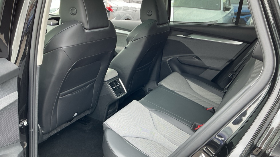 Skoda Enyaq 210kW 85 Edition 82kWh 5dr Auto Electric Estate - Image 39