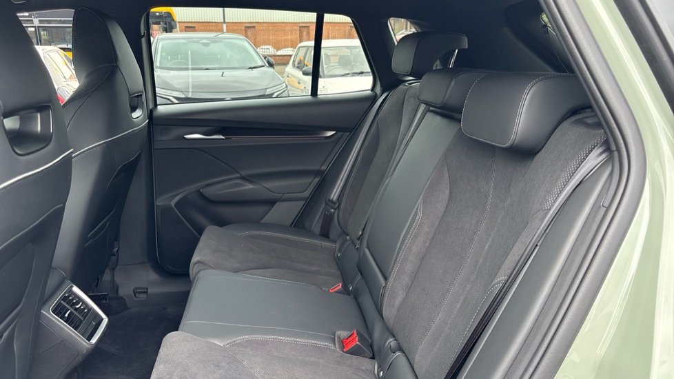 Skoda Elroq 210kW 85 SportLine 82kWh 5dr Auto Electric Estate - Image 16